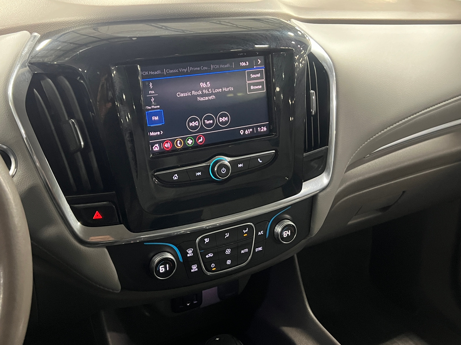 Thumbnail: 2020 Chevrolet Traverse - 4