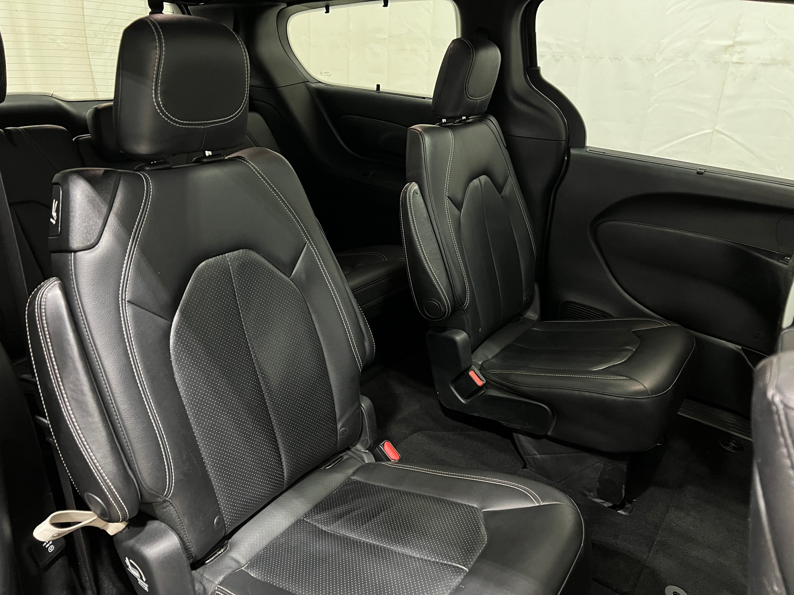 Thumbnail: 2018 Chrysler Pacifica - 5