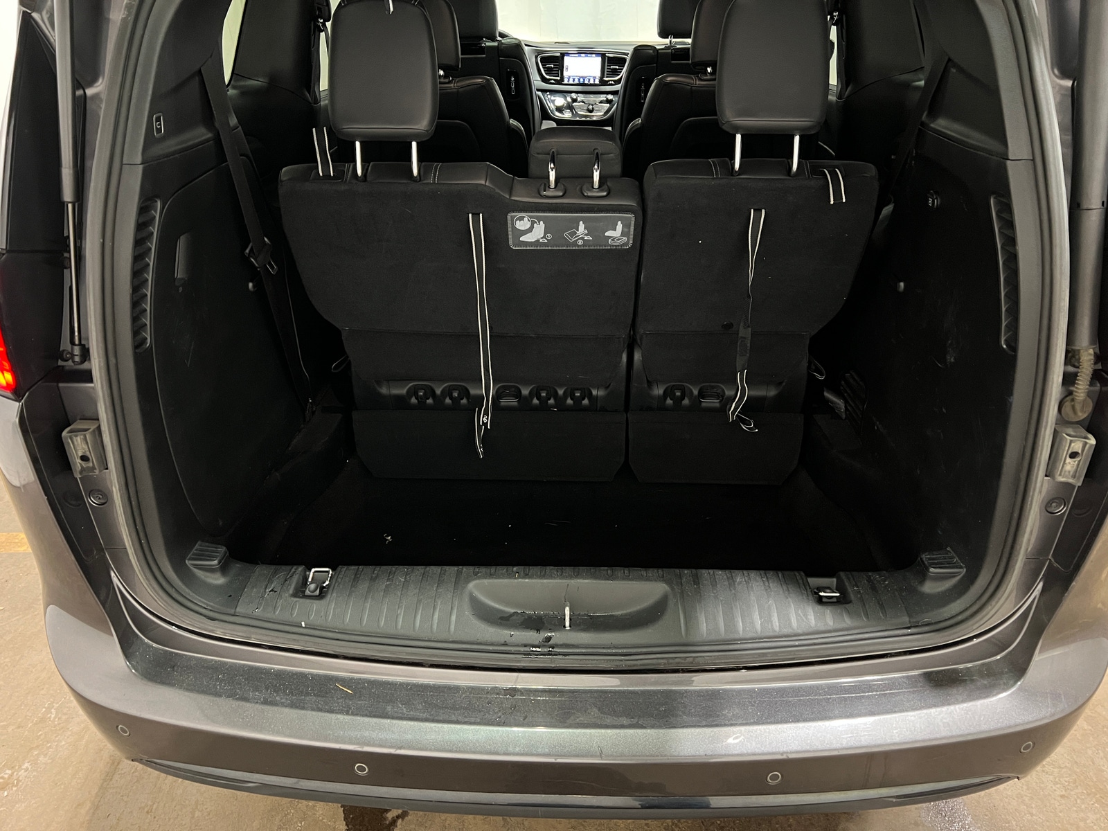 Thumbnail: 2018 Chrysler Pacifica - 6