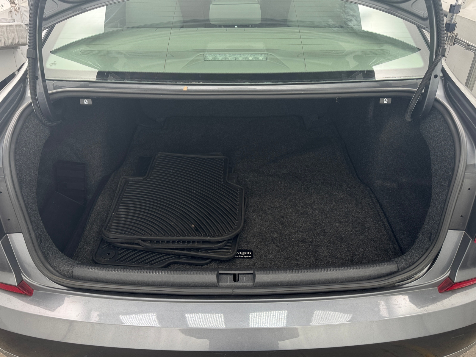 Thumbnail: 2018 Volkswagen Passat - 6