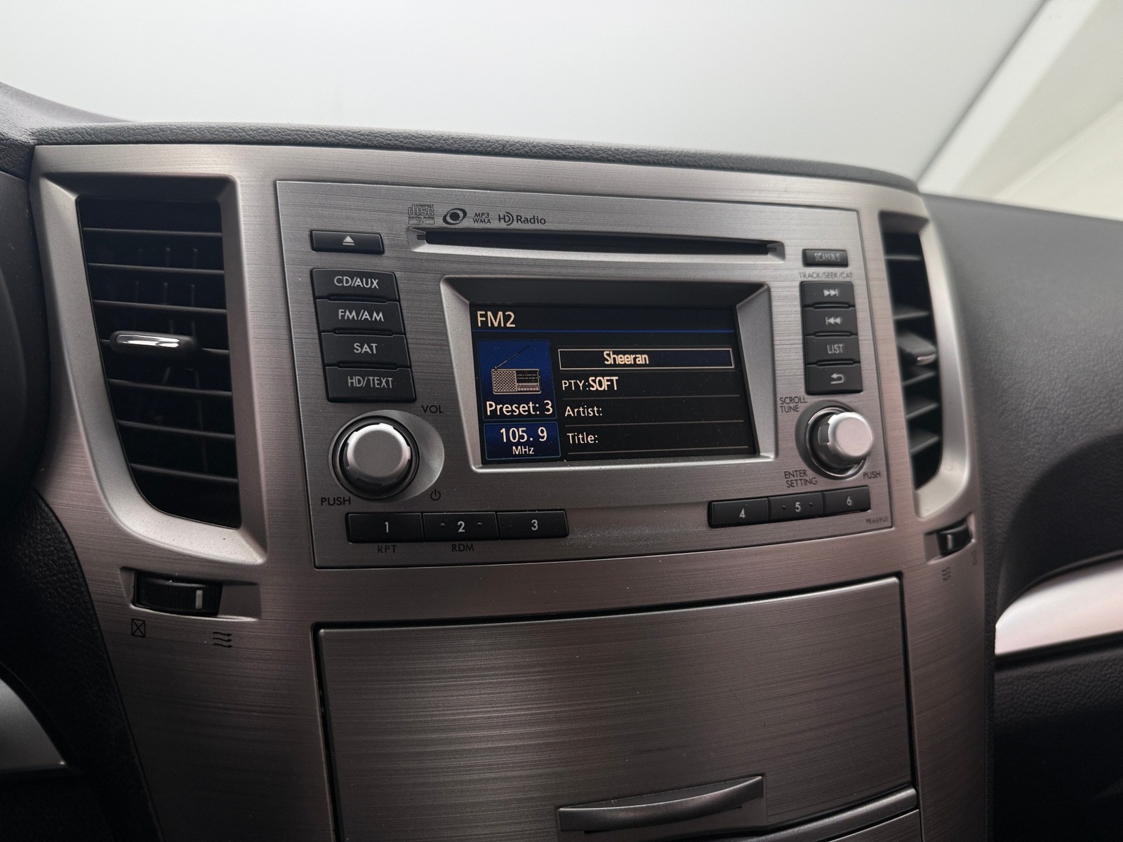 Thumbnail: 2014 Subaru Legacy - 4