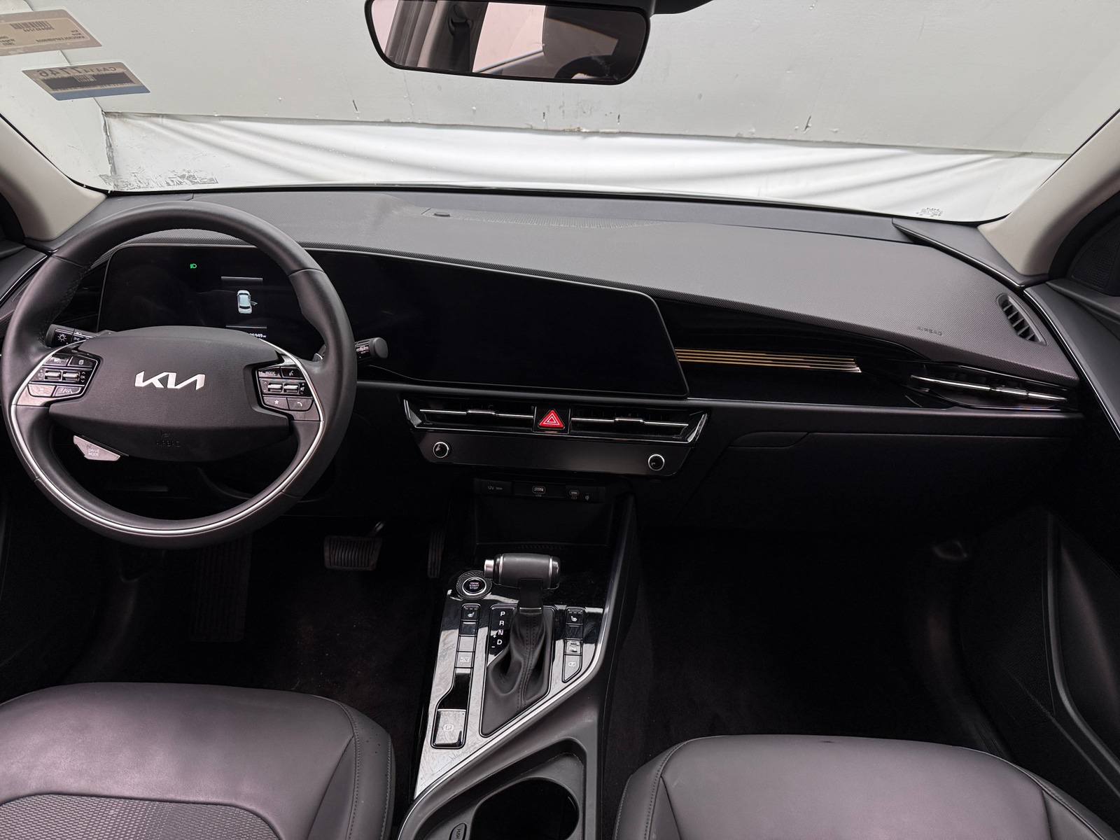 Thumbnail: 2023 Kia Niro - 3