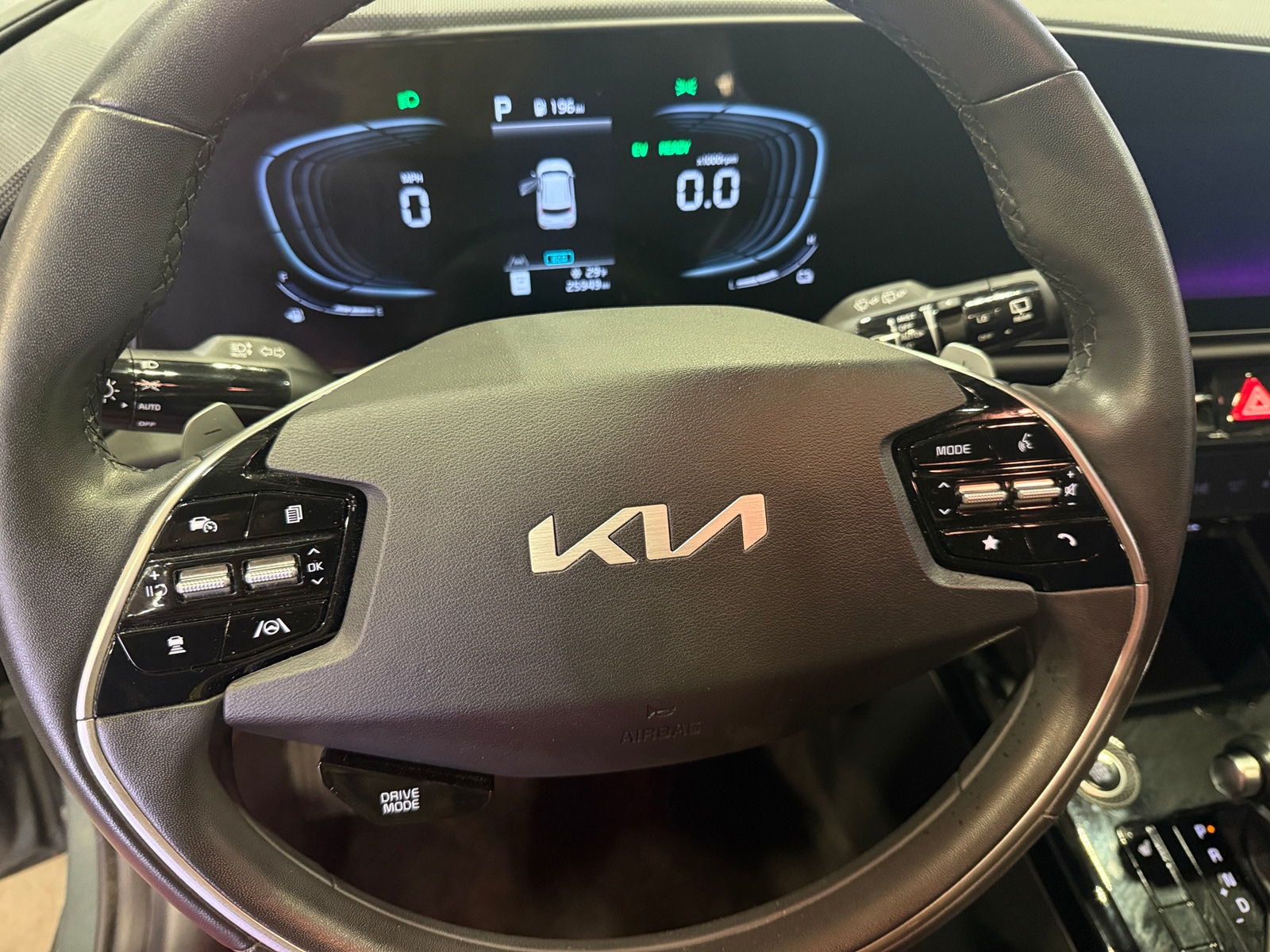 Thumbnail: 2023 Kia Niro - 5