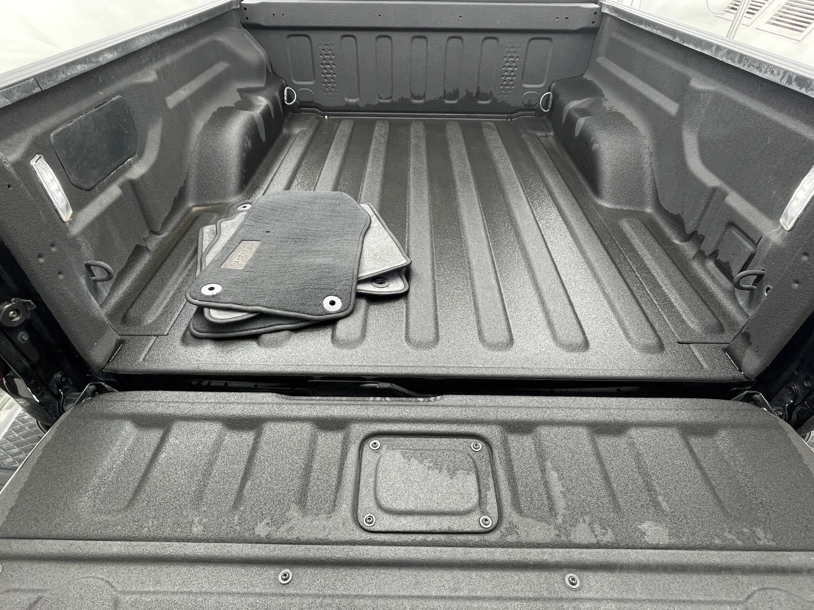 Thumbnail: 2025 Jeep Gladiator - 7