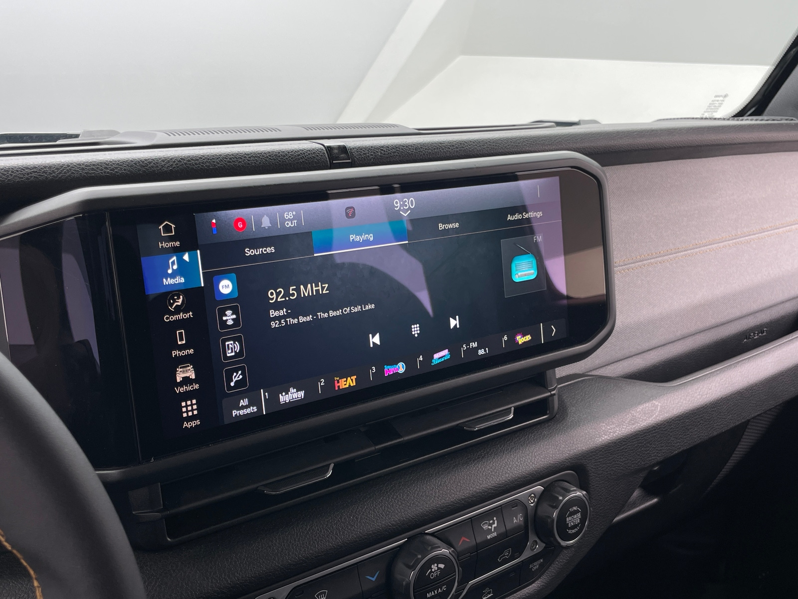 Thumbnail: 2025 Jeep Gladiator - 4