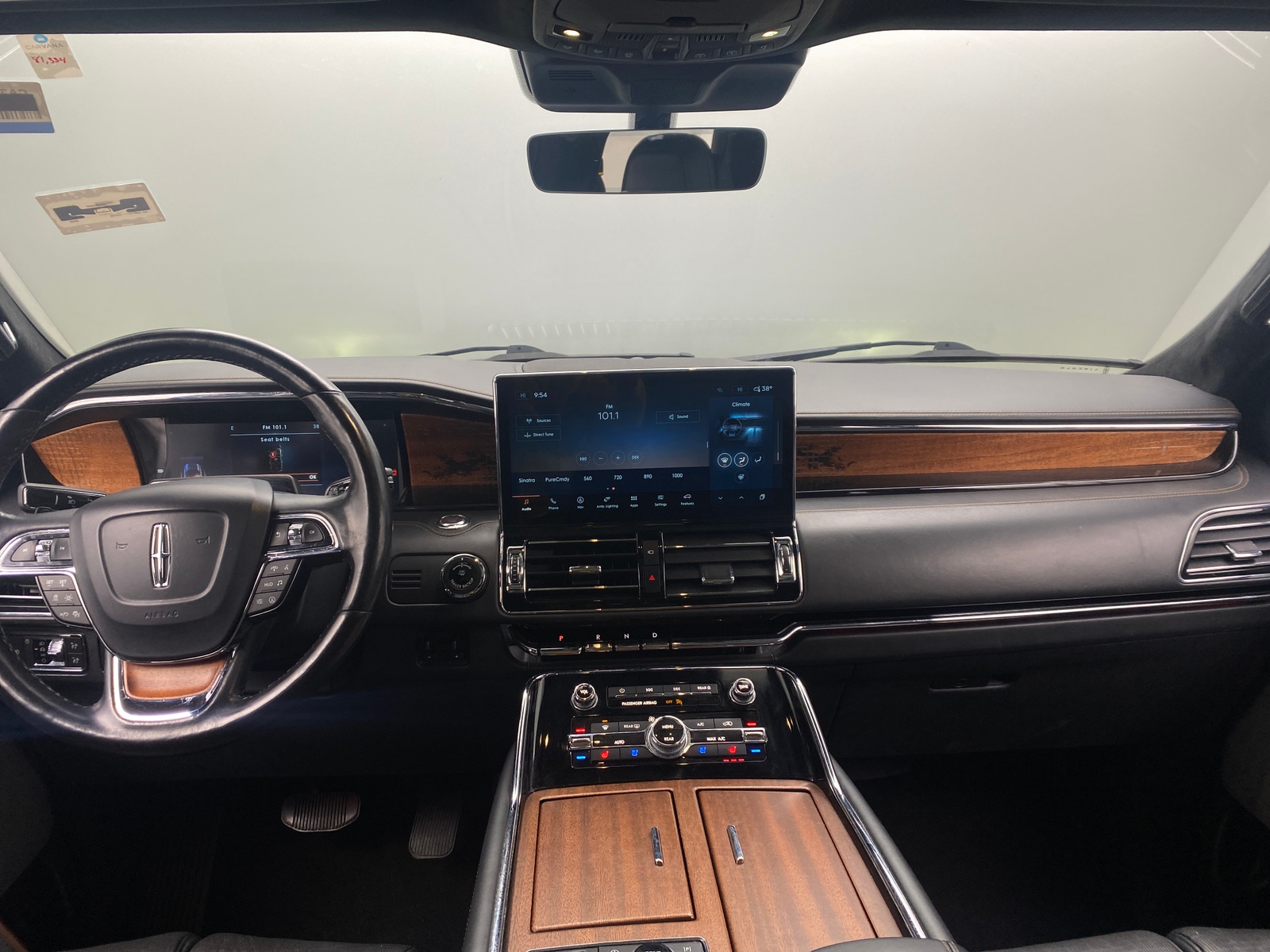 Thumbnail: 2022 Lincoln Navigator L - 2