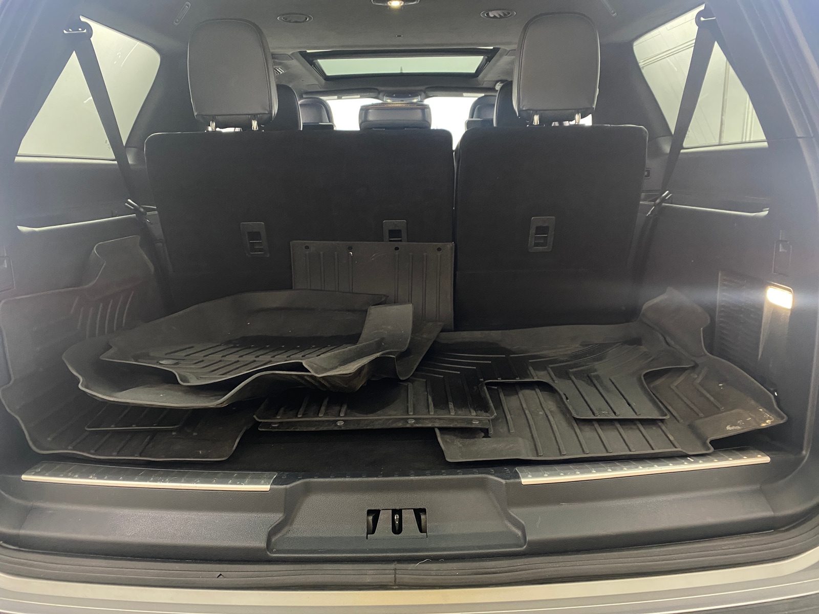 Thumbnail: 2022 Lincoln Navigator L - 6