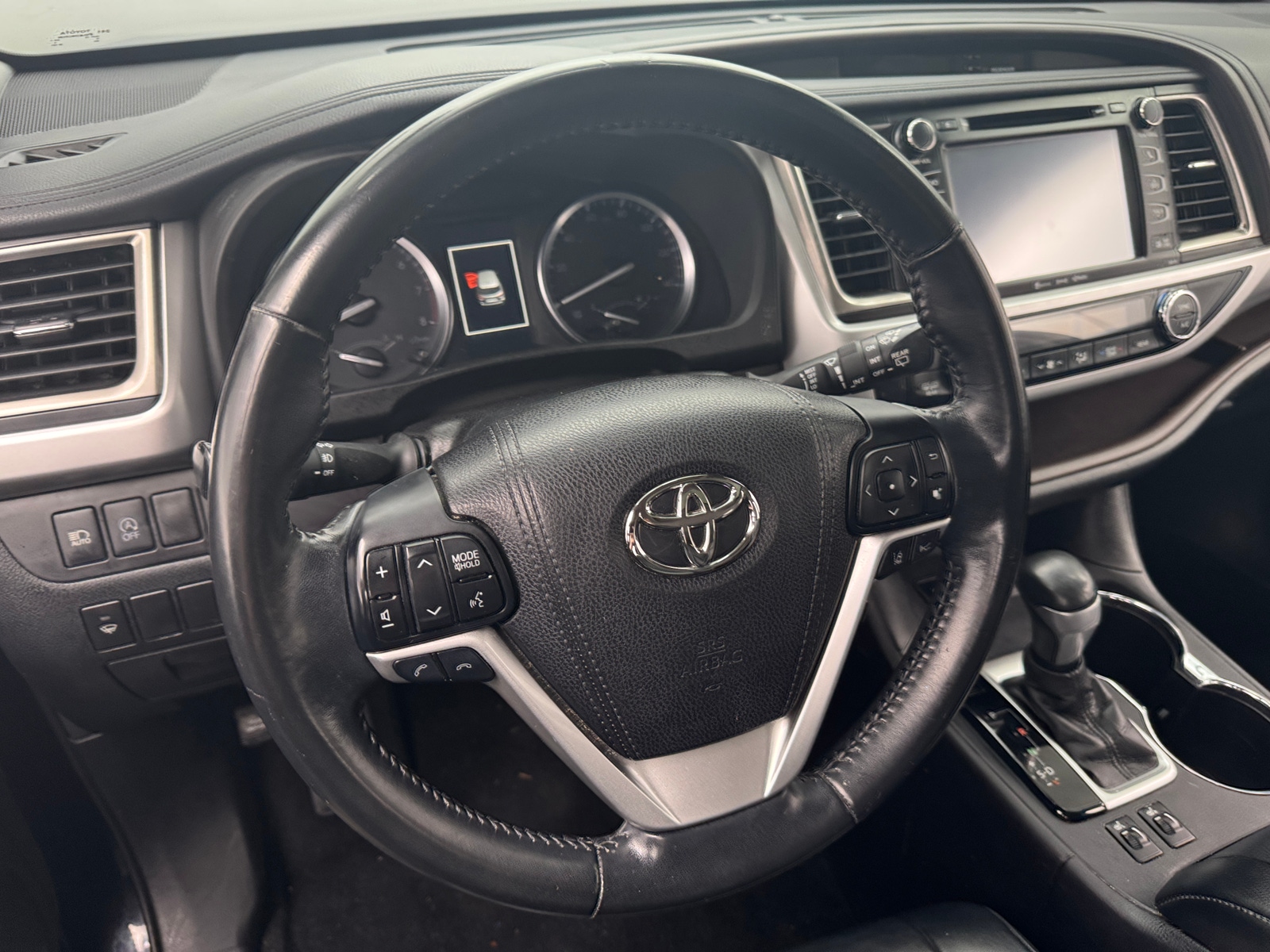 Thumbnail: 2017 Toyota Highlander - 4