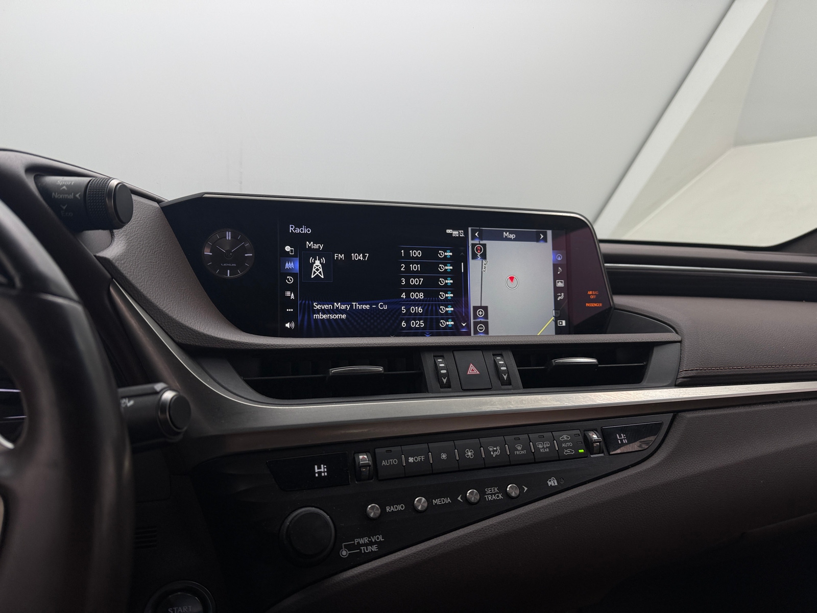 Thumbnail: 2020 Lexus ES - 3