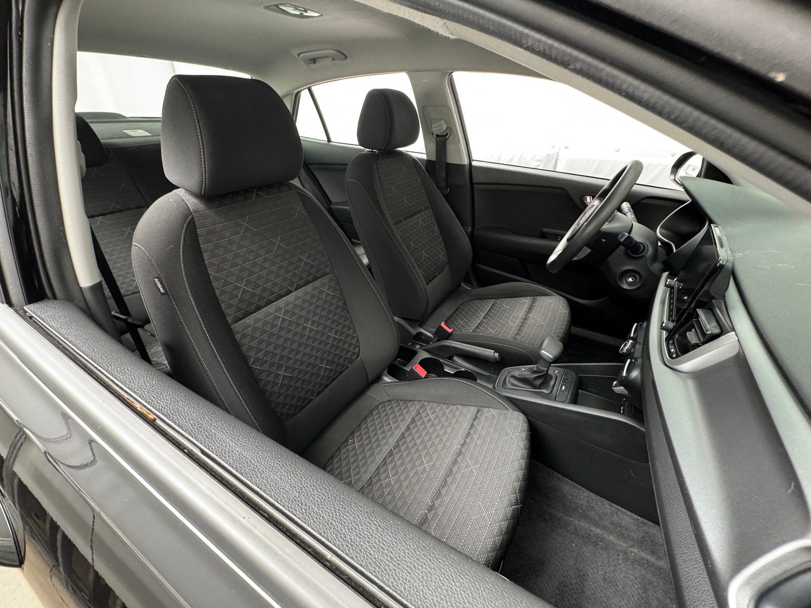 Thumbnail: 2021 Kia Rio - 2