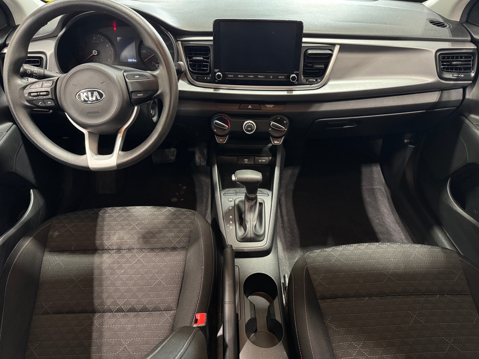 Thumbnail: 2021 Kia Rio - 3