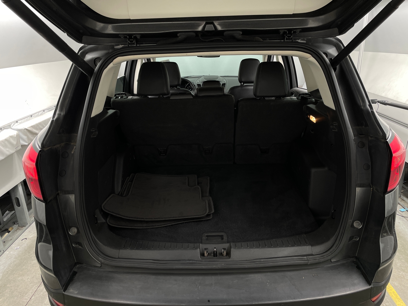 Thumbnail: 2019 Ford Escape - 6