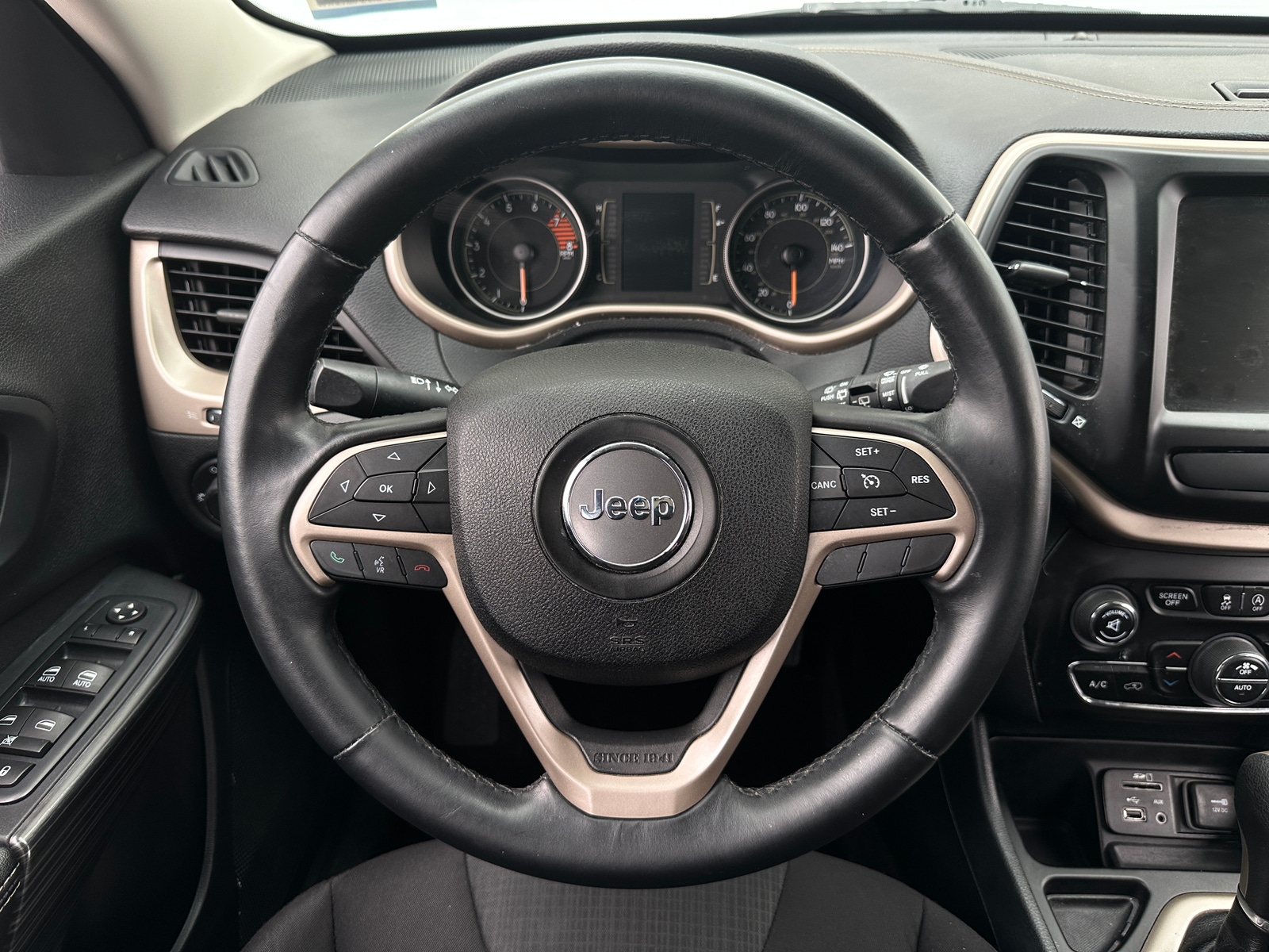 Thumbnail: 2016 Jeep Cherokee - 5