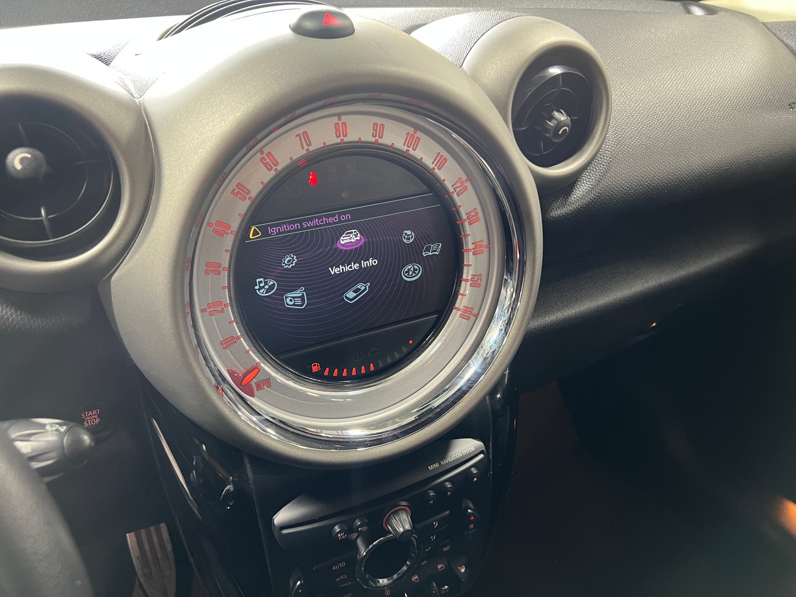 Thumbnail: 2012 MINI Cooper Countryman - 3