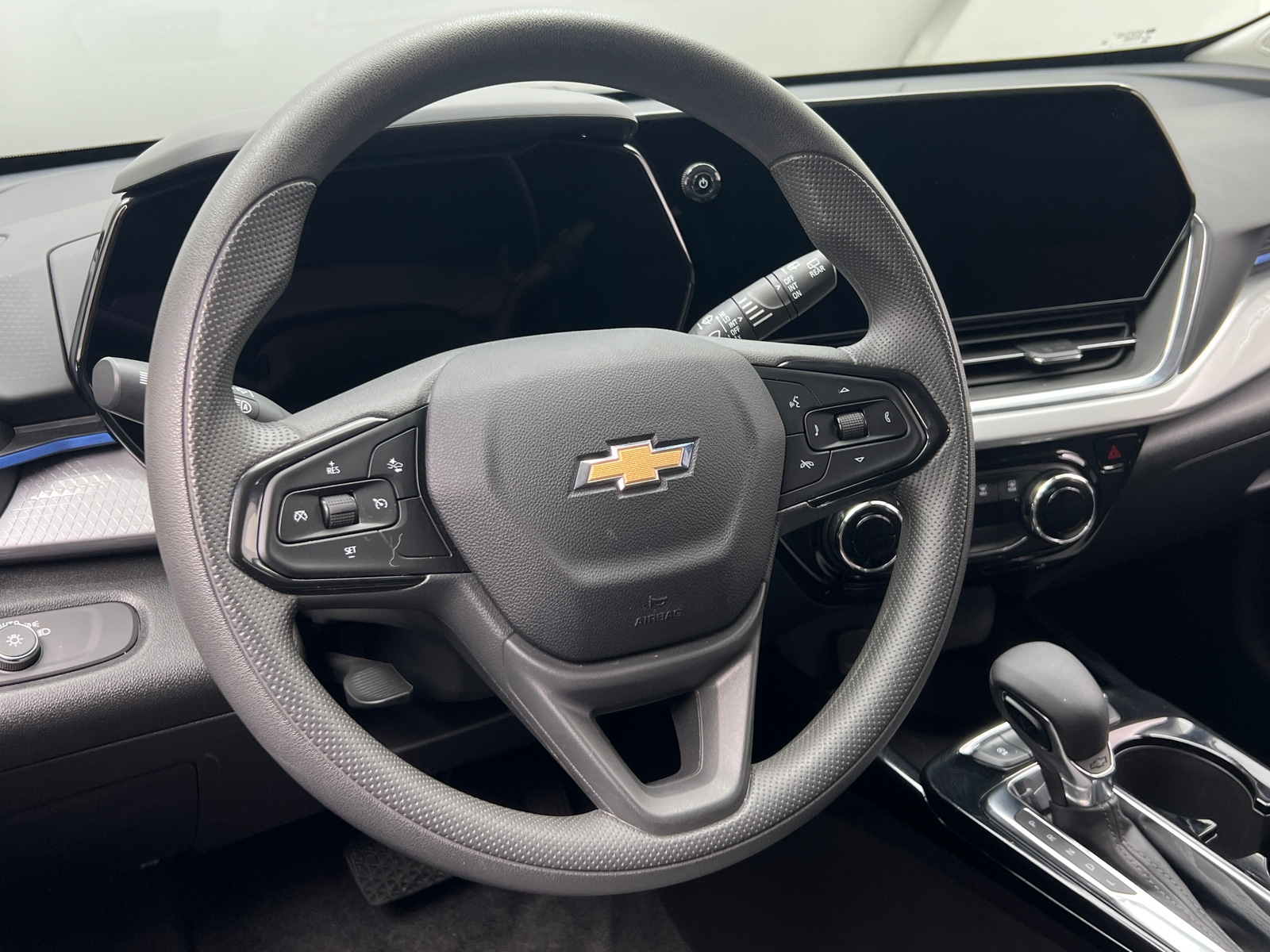 Thumbnail: 2025 Chevrolet Trax - 5