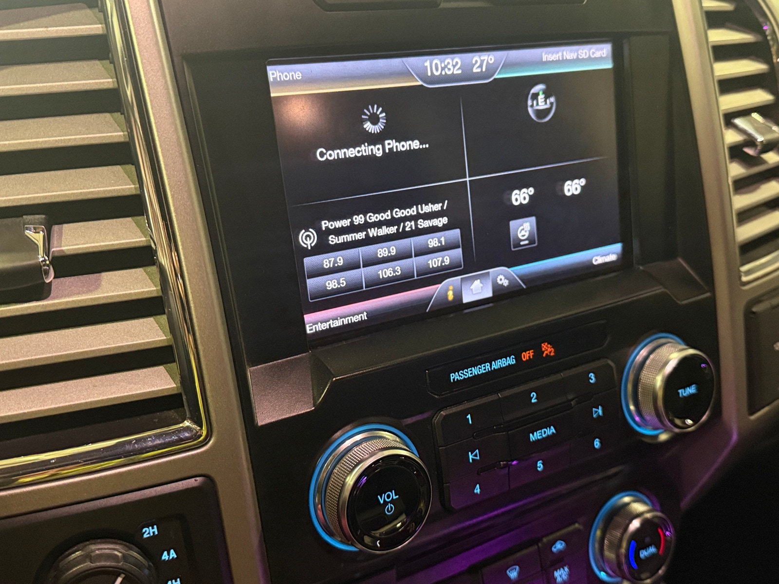 Thumbnail: 2015 Ford Econoline - 3