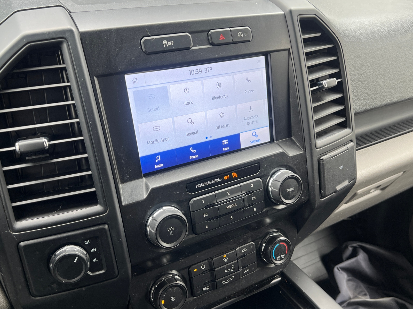 Thumbnail: 2020 Ford Econoline - 4