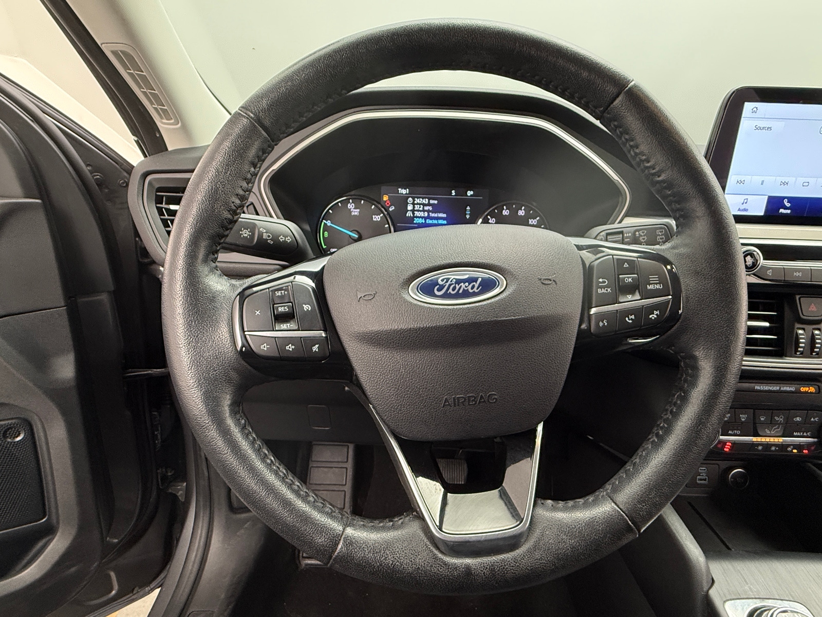 Thumbnail: 2021 Ford Escape - 4