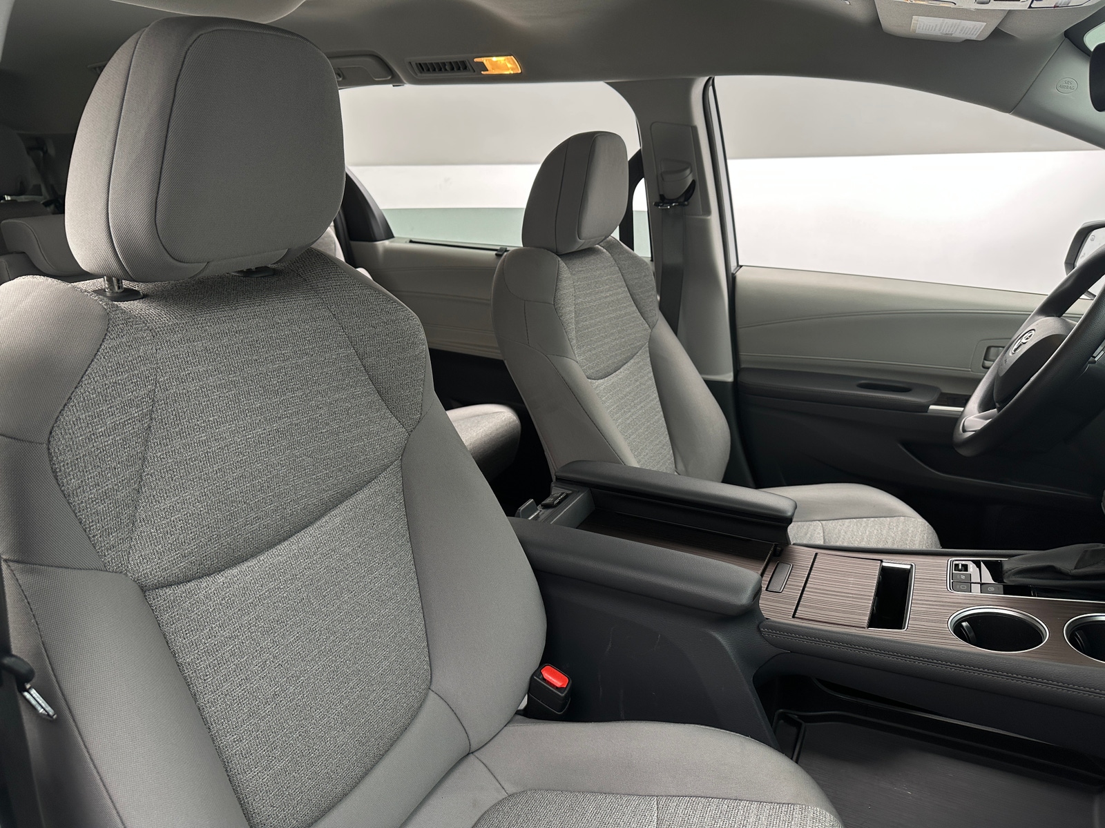 Thumbnail: 2023 Toyota Sienna - 2