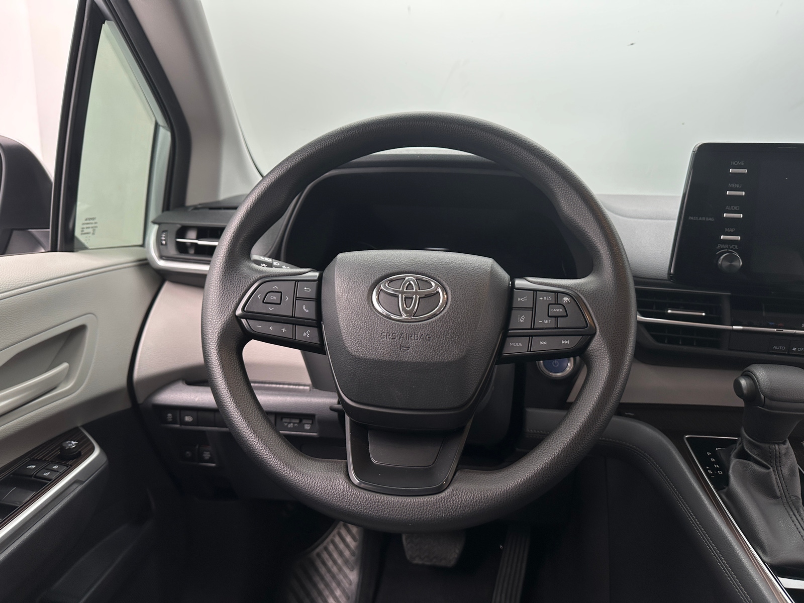 Thumbnail: 2023 Toyota Sienna - 5