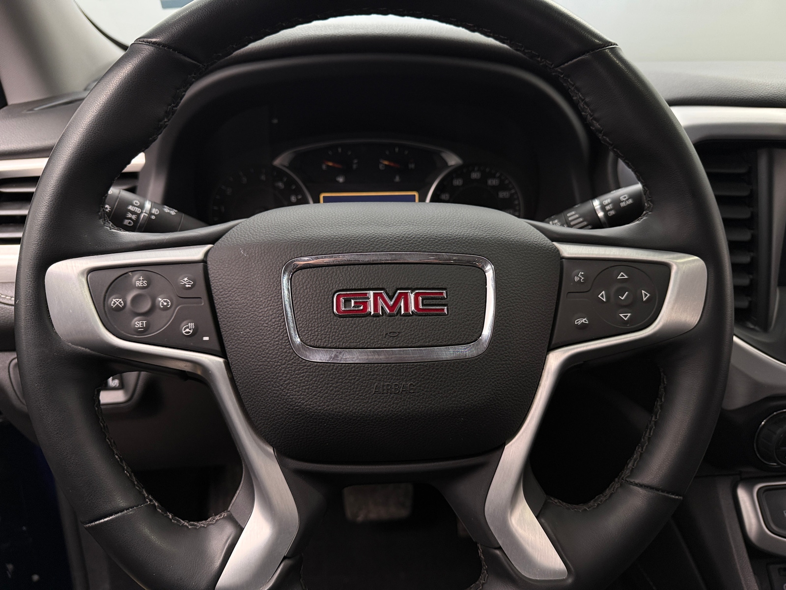 Thumbnail: 2023 GMC Acadia - 4