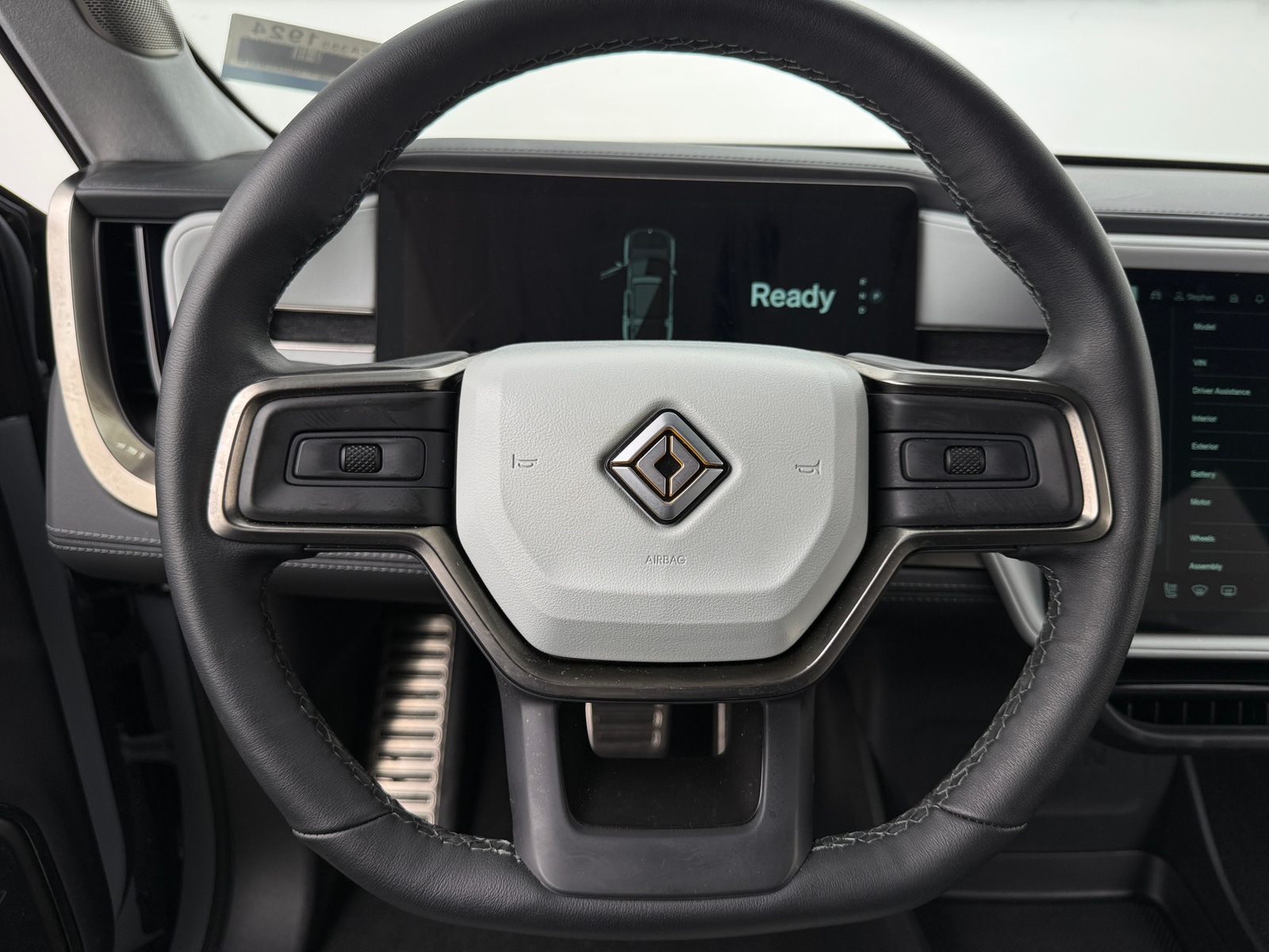 Thumbnail: 2023 Rivian R1S - 4