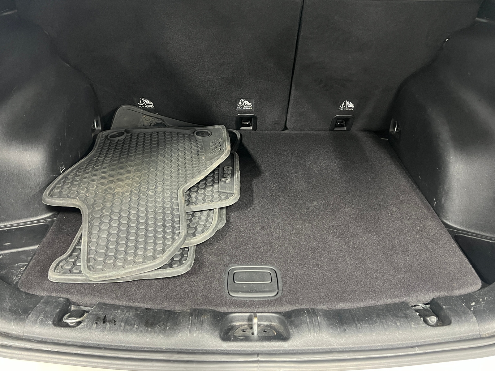 Thumbnail: 2018 Jeep Compass - 7