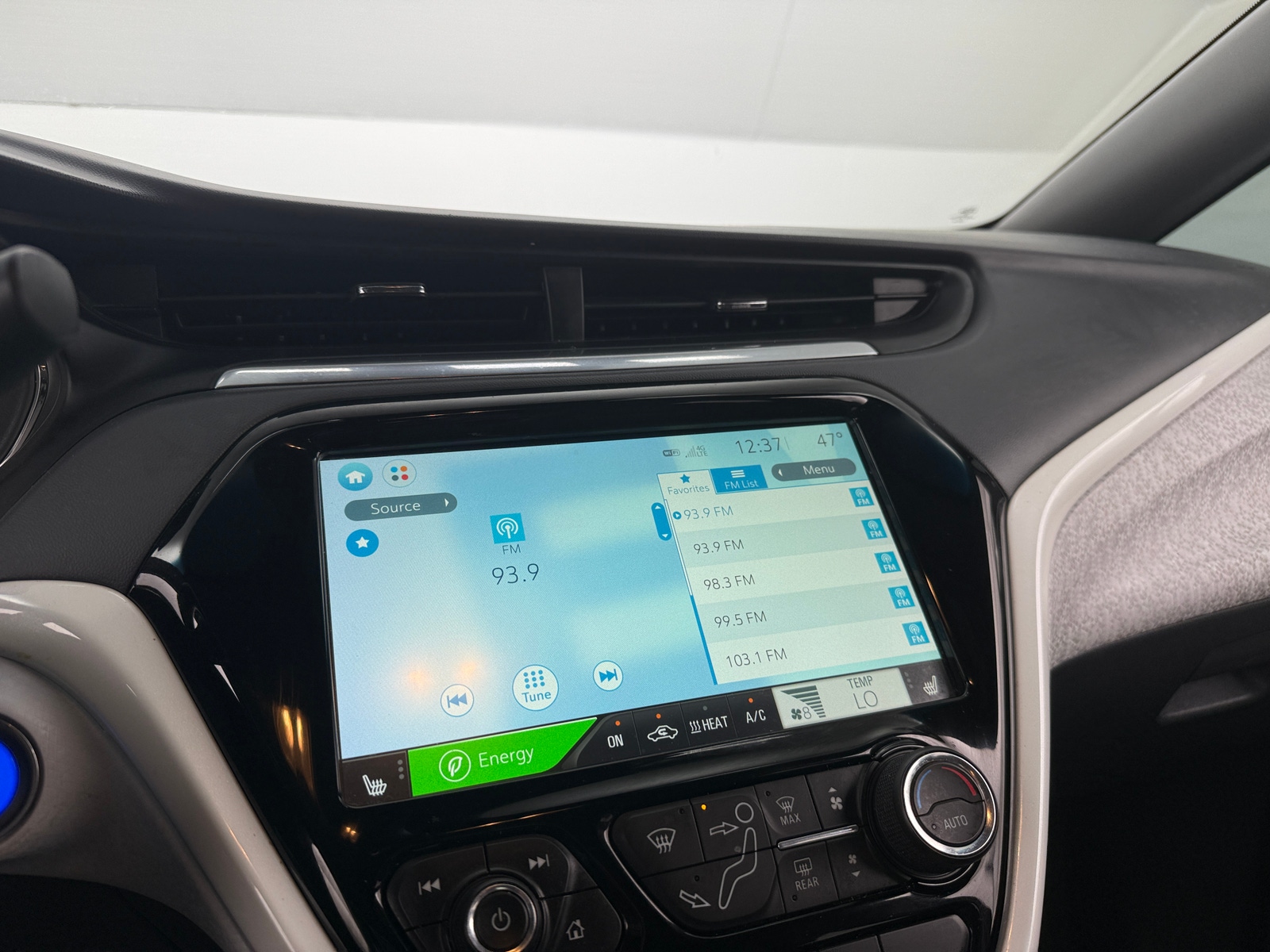 Thumbnail: 2019 Chevrolet Bolt EV - 3