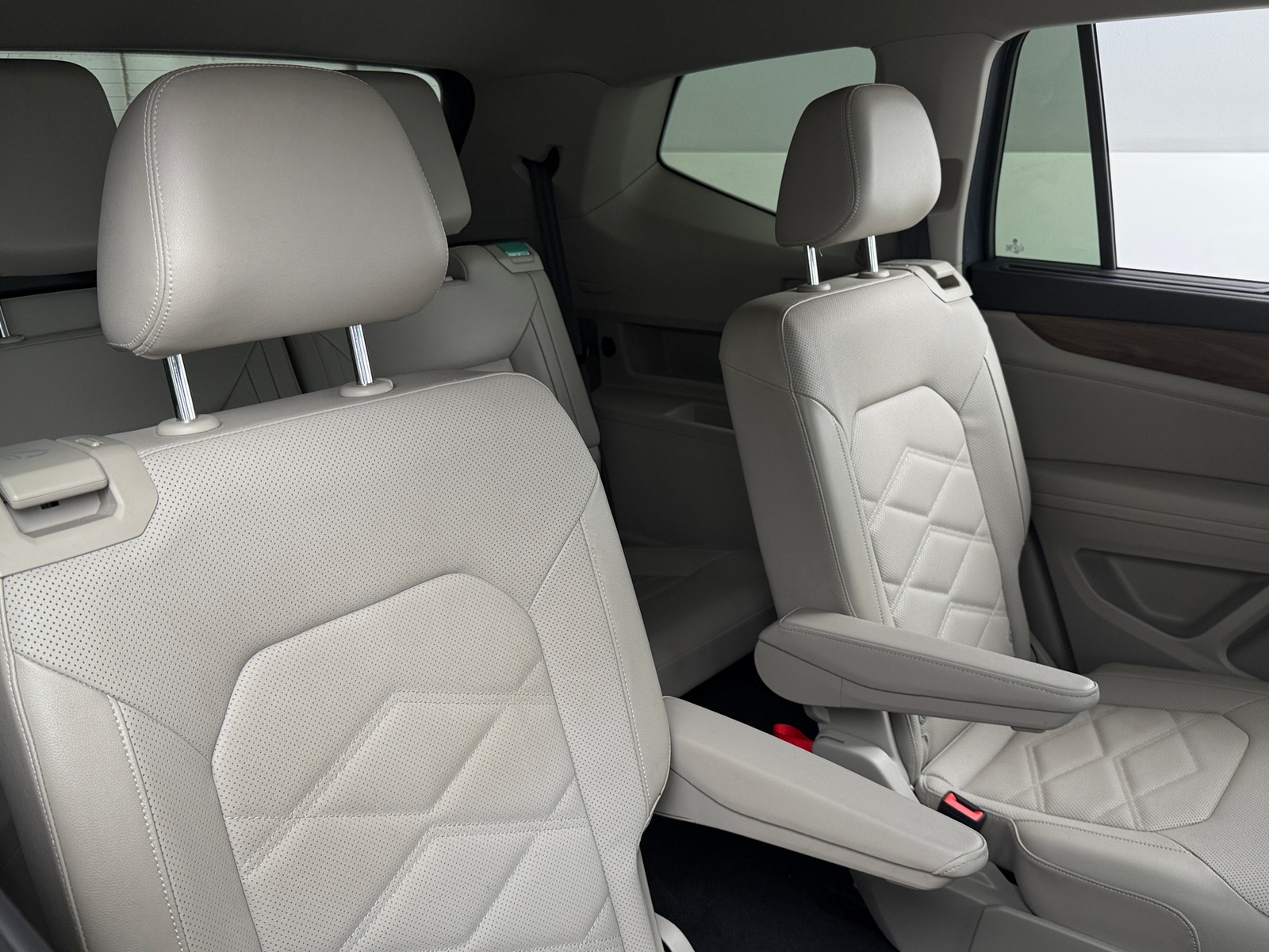 Thumbnail: 2024 Volkswagen Atlas - 5