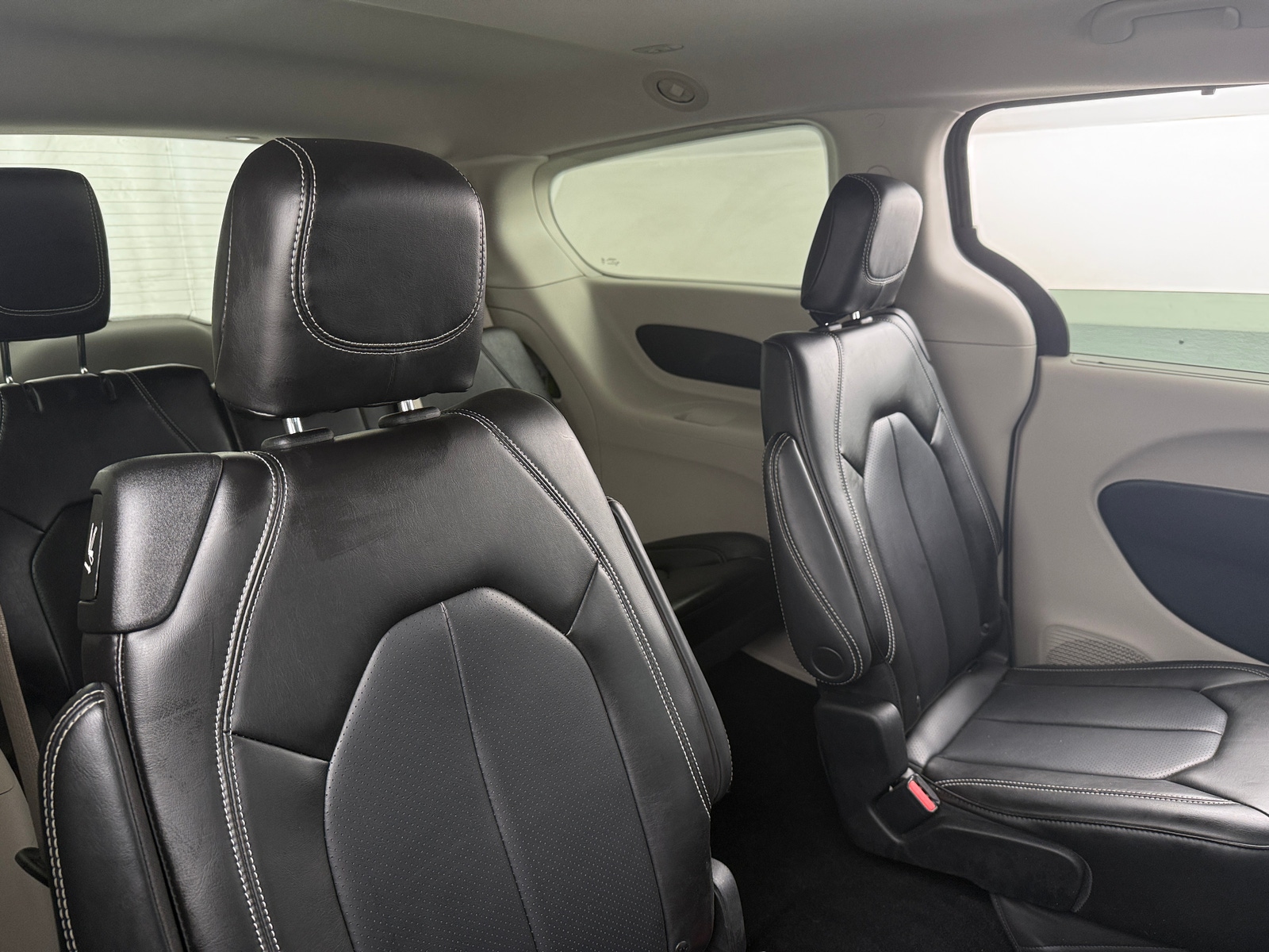 Thumbnail: 2023 Chrysler Pacifica - 5