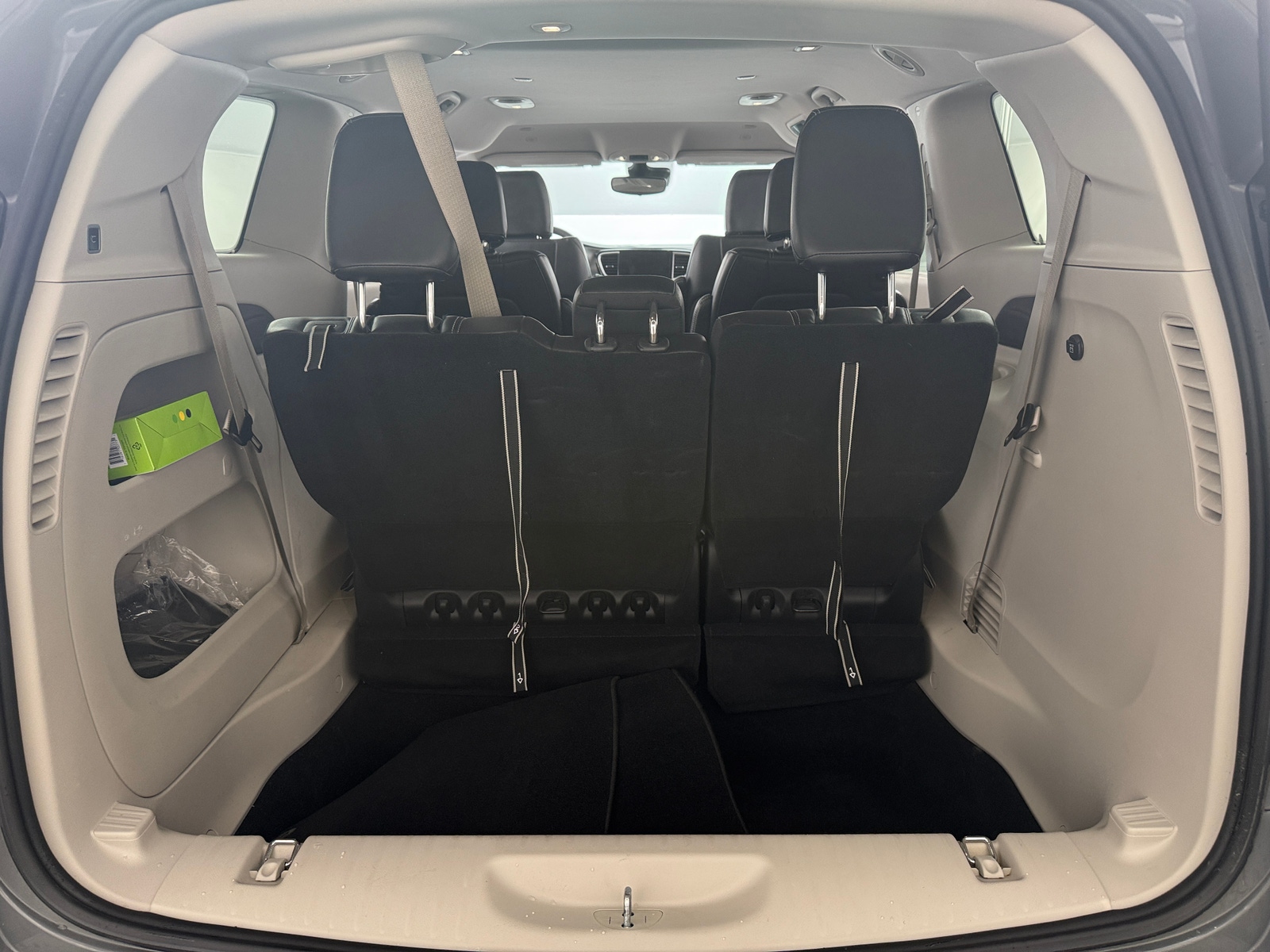 Thumbnail: 2023 Chrysler Pacifica - 6