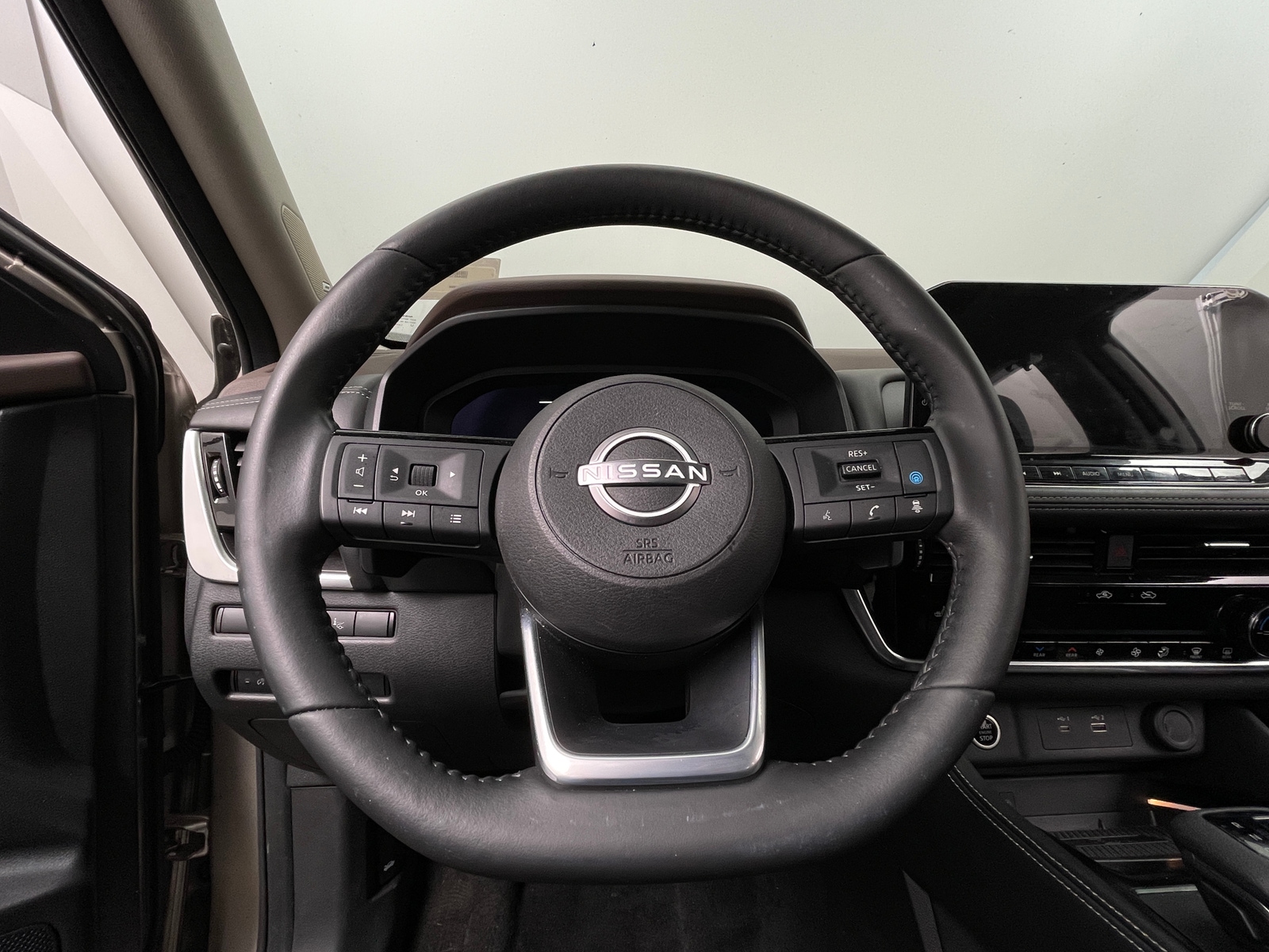 Thumbnail: 2023 Nissan Rogue - 4