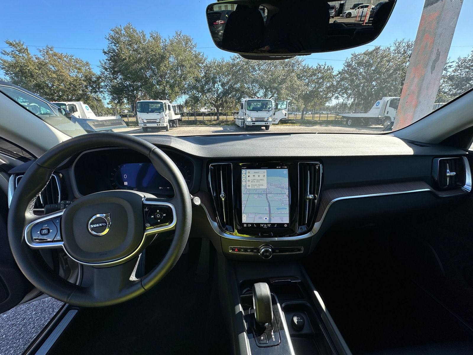 Thumbnail: 2025 Volvo V60 - 2