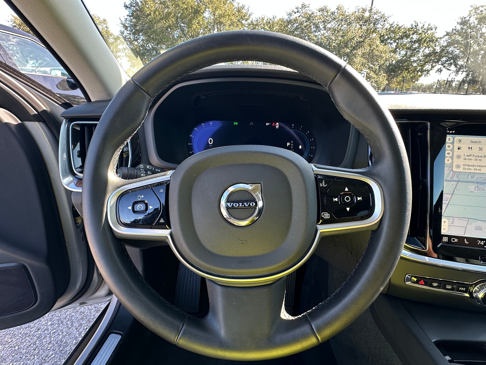 Thumbnail: 2025 Volvo V60 - 4