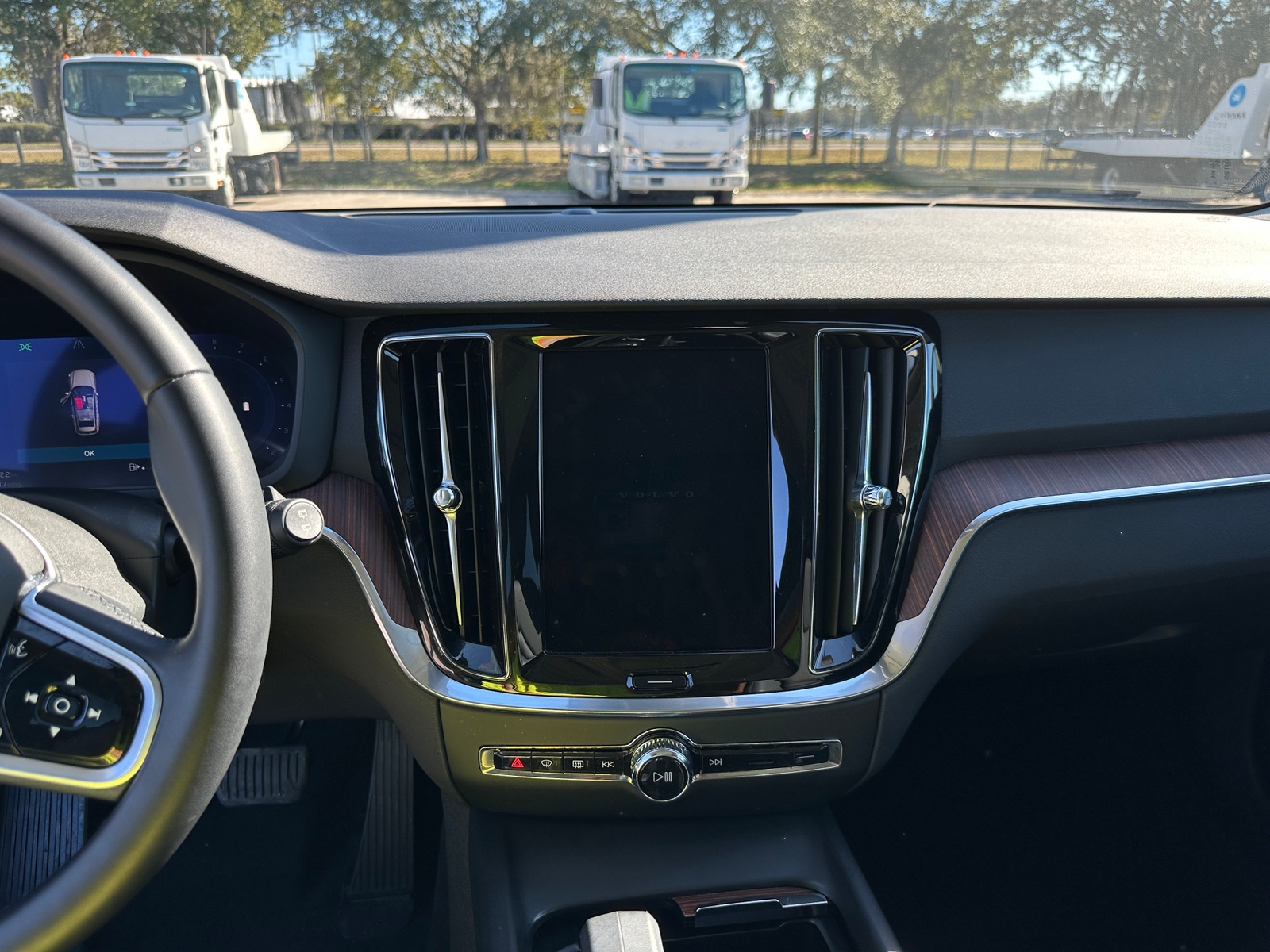 Thumbnail: 2025 Volvo V60 - 3