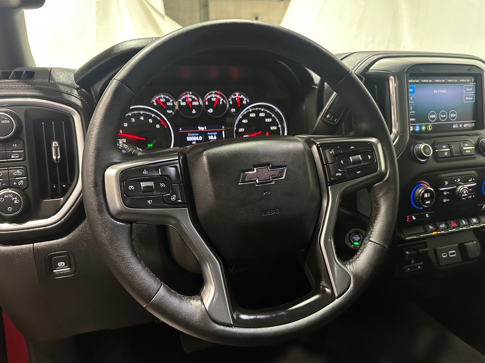 Thumbnail: 2020 Chevrolet Silverado 1500 - 5