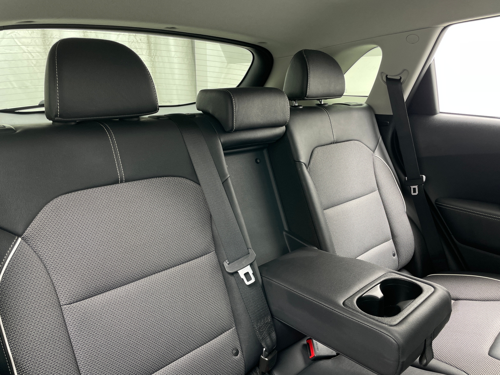 Thumbnail: 2022 Kia Niro - 6