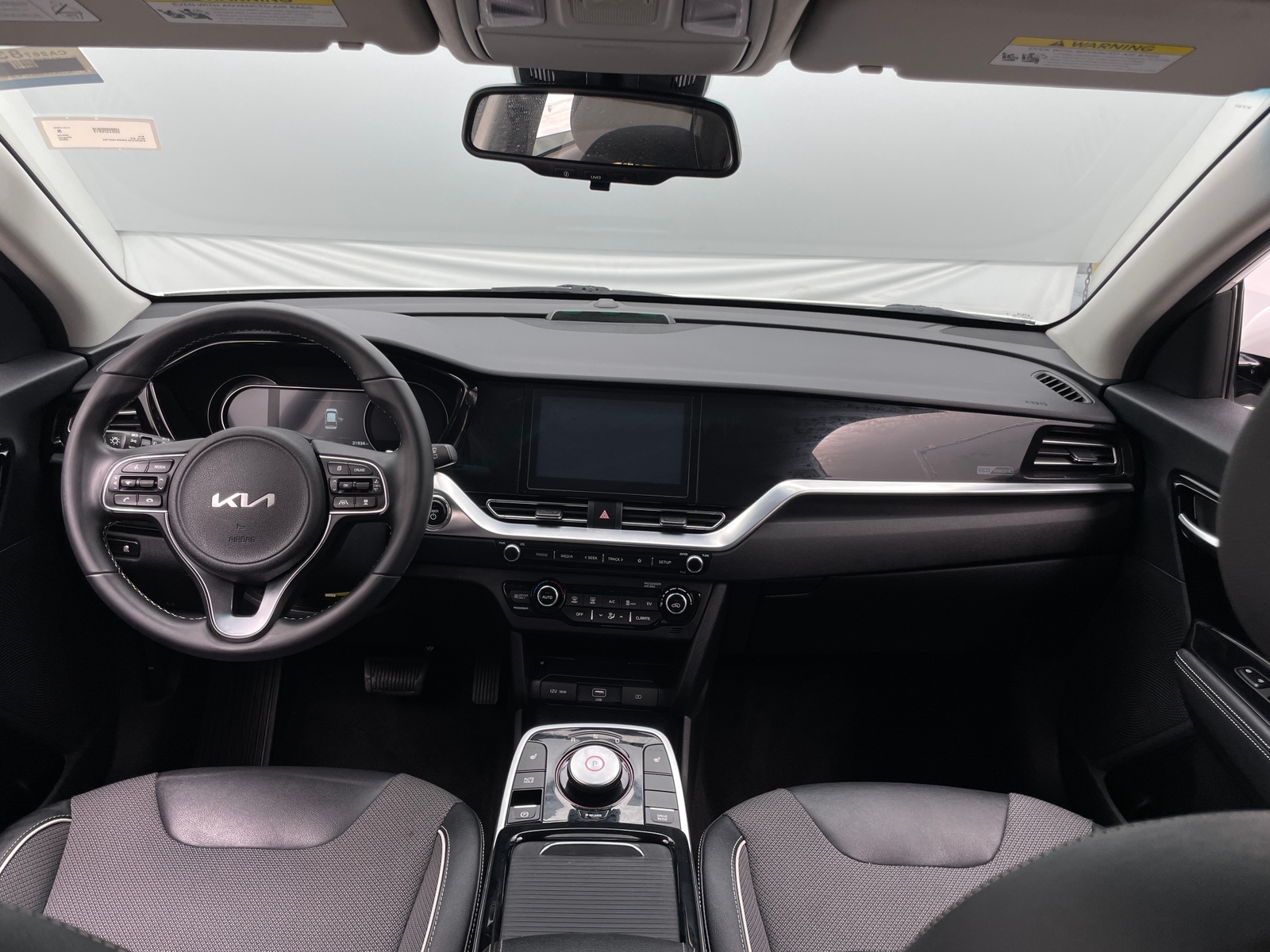 Thumbnail: 2022 Kia Niro - 3