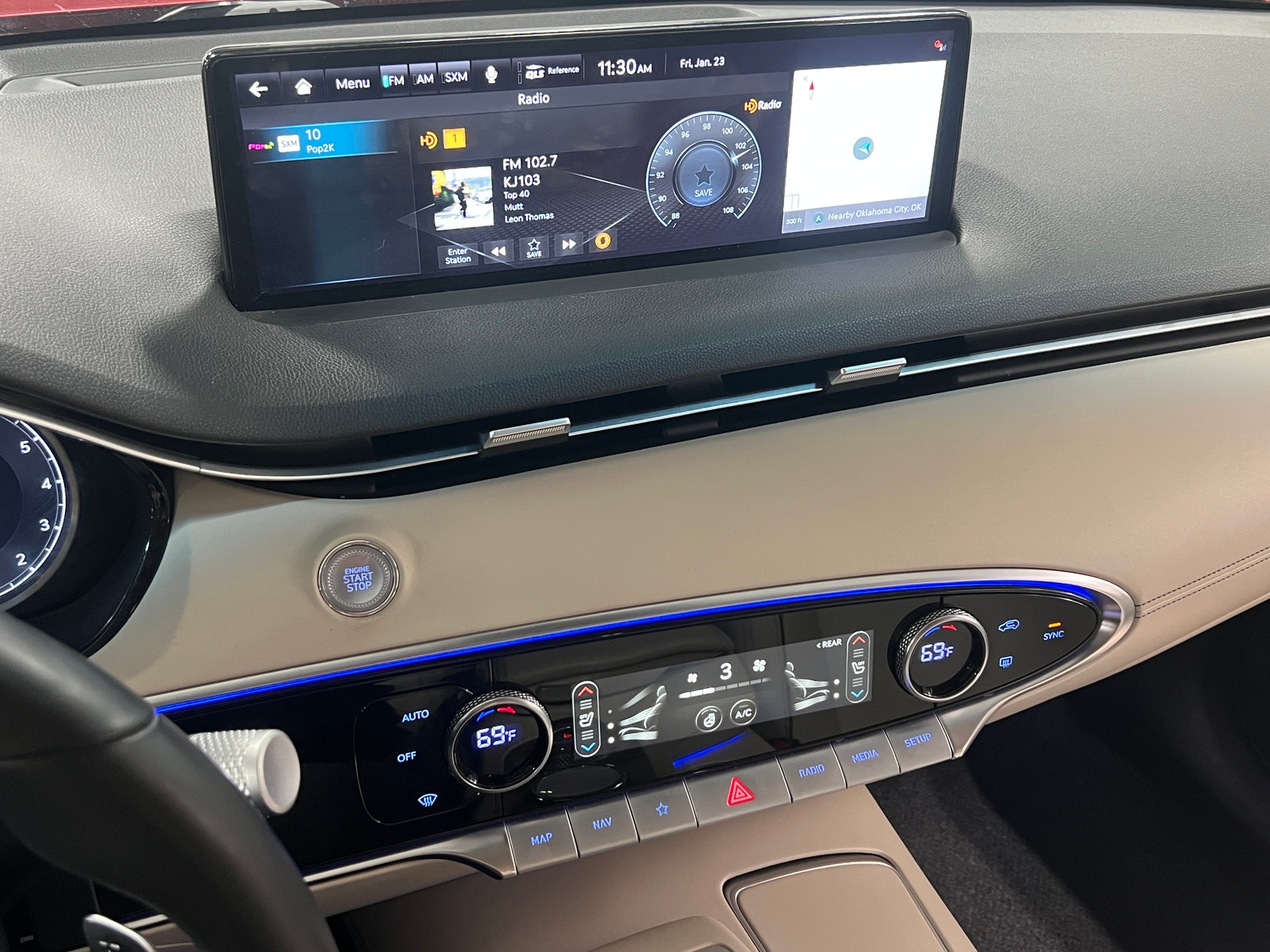 Thumbnail: 2022 Genesis GV70 - 3