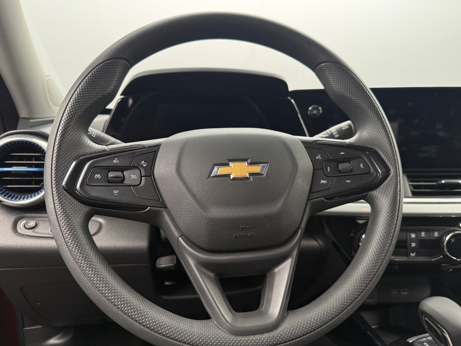 Thumbnail: 2025 Chevrolet Trax - 5