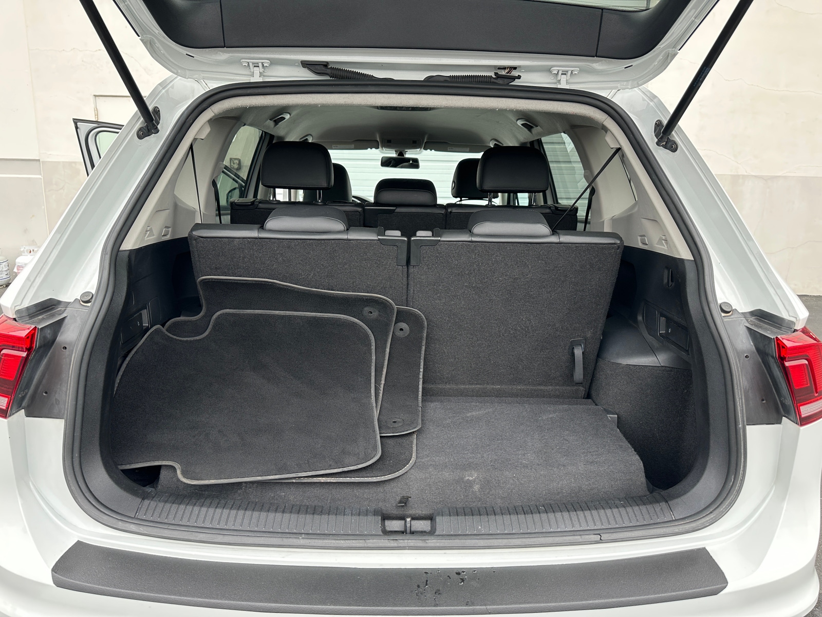 Thumbnail: 2019 Volkswagen Tiguan - 6