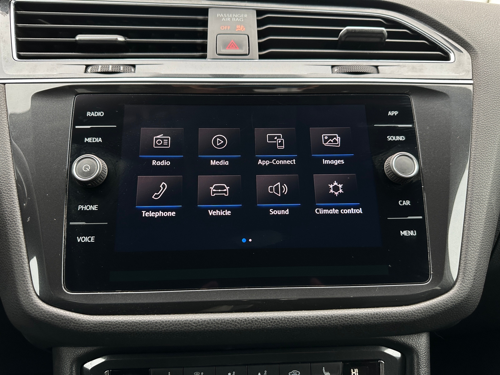 Thumbnail: 2019 Volkswagen Tiguan - 3