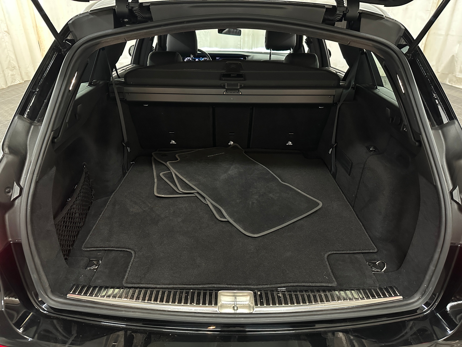 Thumbnail: 2020 Mercedes-Benz E-Class - 6