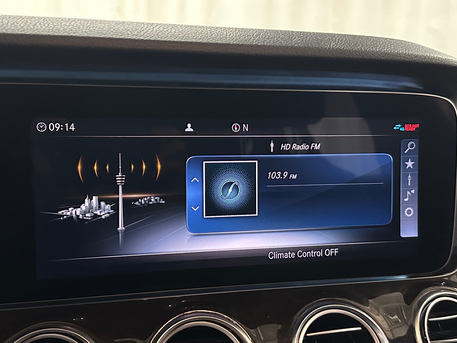 Thumbnail: 2020 Mercedes-Benz E-Class - 3