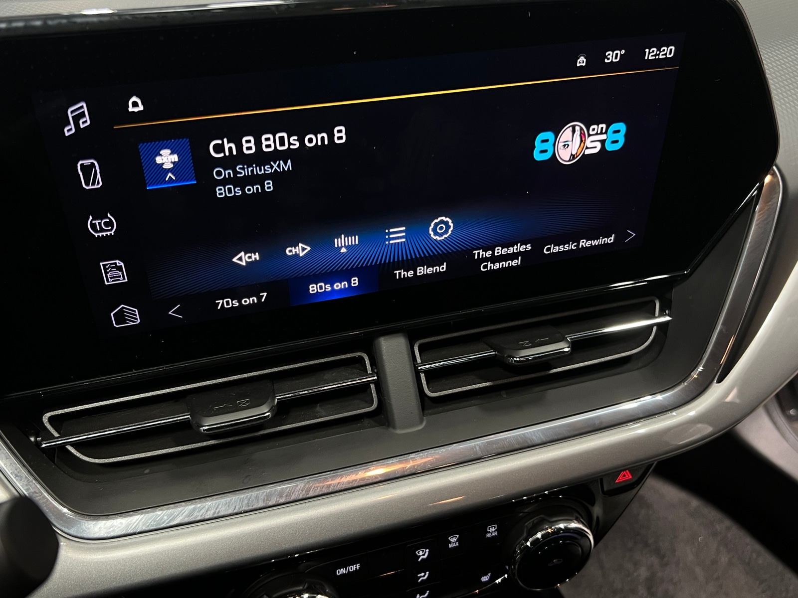 Thumbnail: 2025 Chevrolet Trax - 4