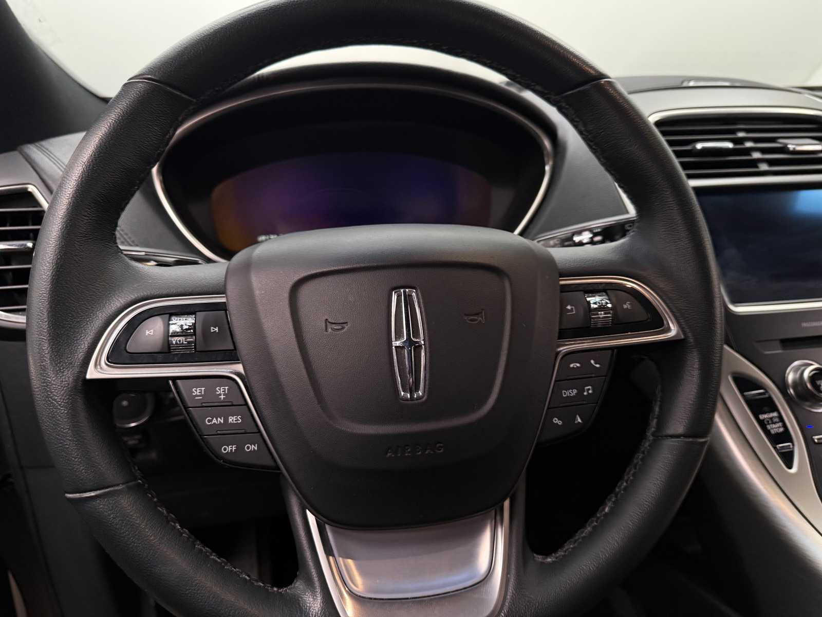 Thumbnail: 2019 Lincoln Nautilus - 4