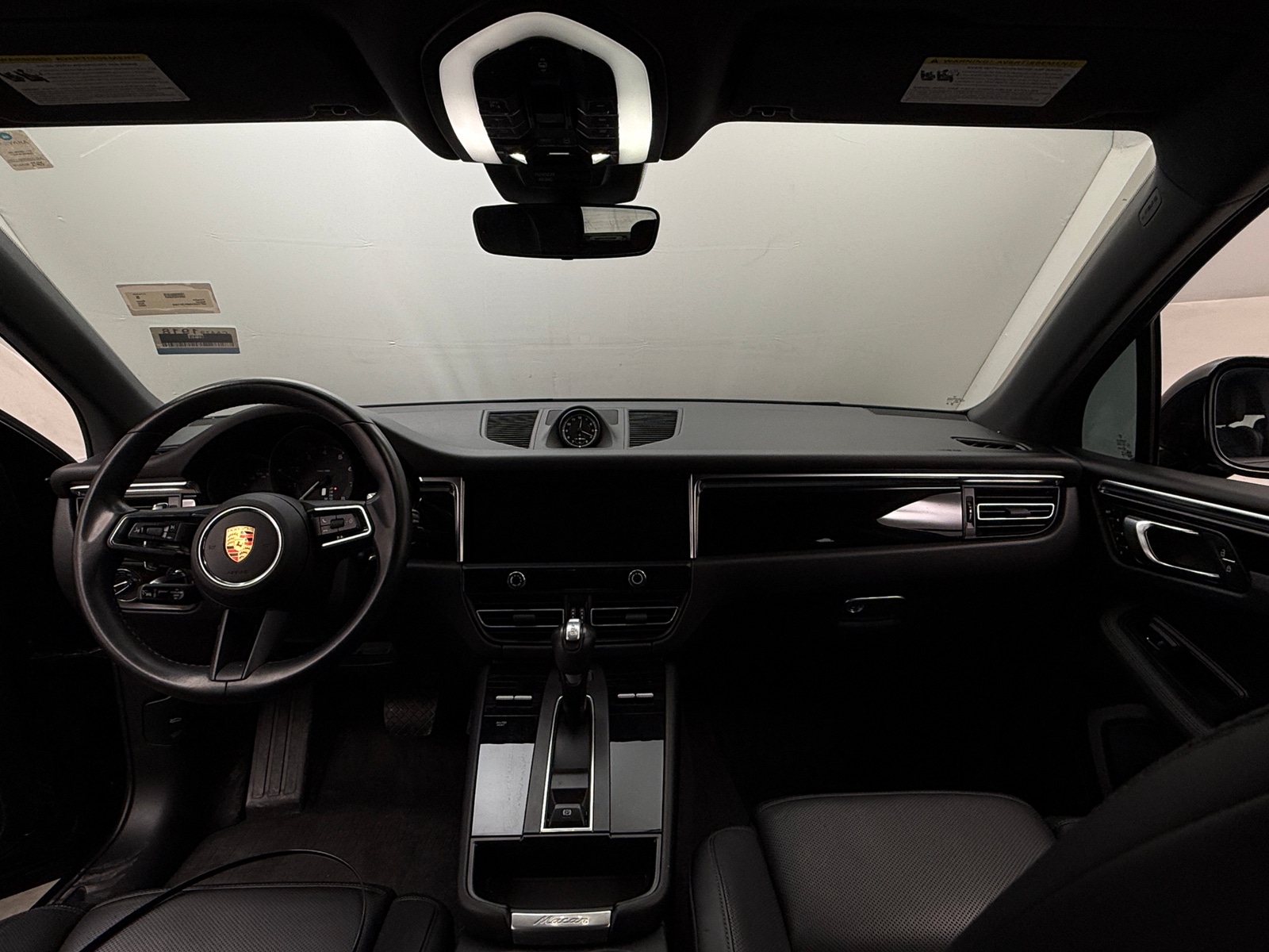 Thumbnail: 2023 Porsche Macan - 2