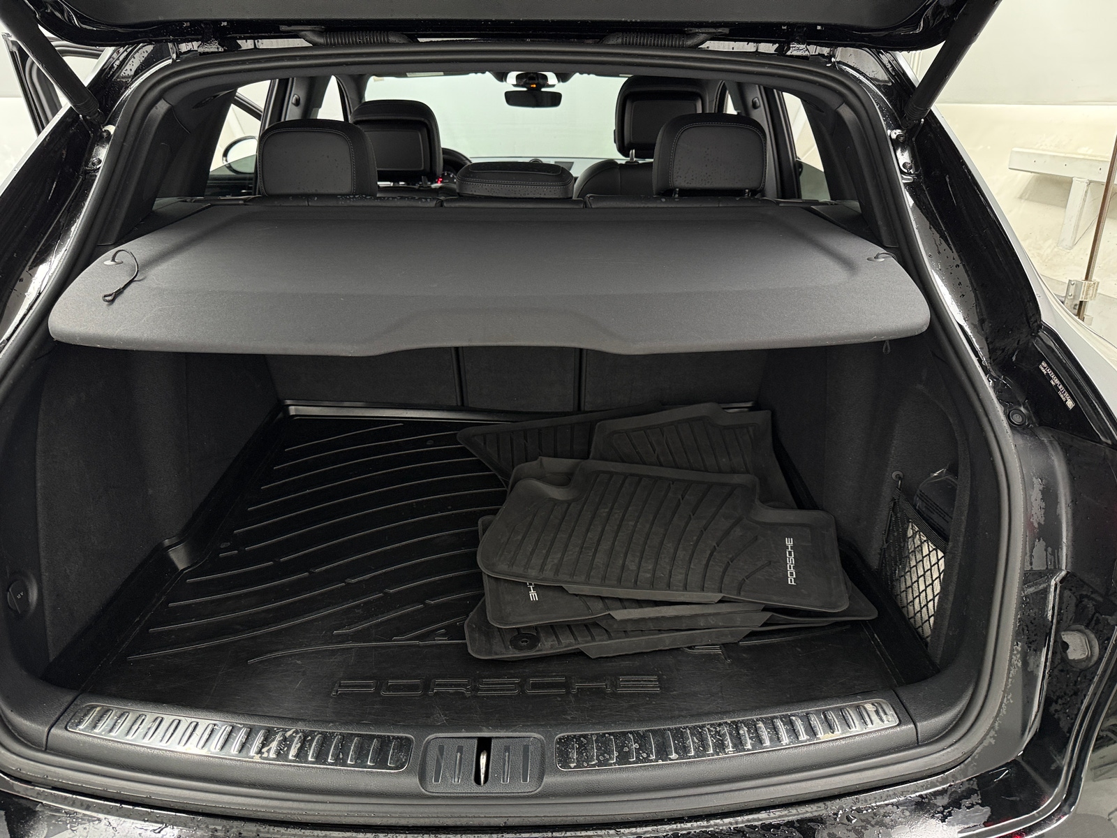 Thumbnail: 2023 Porsche Macan - 6