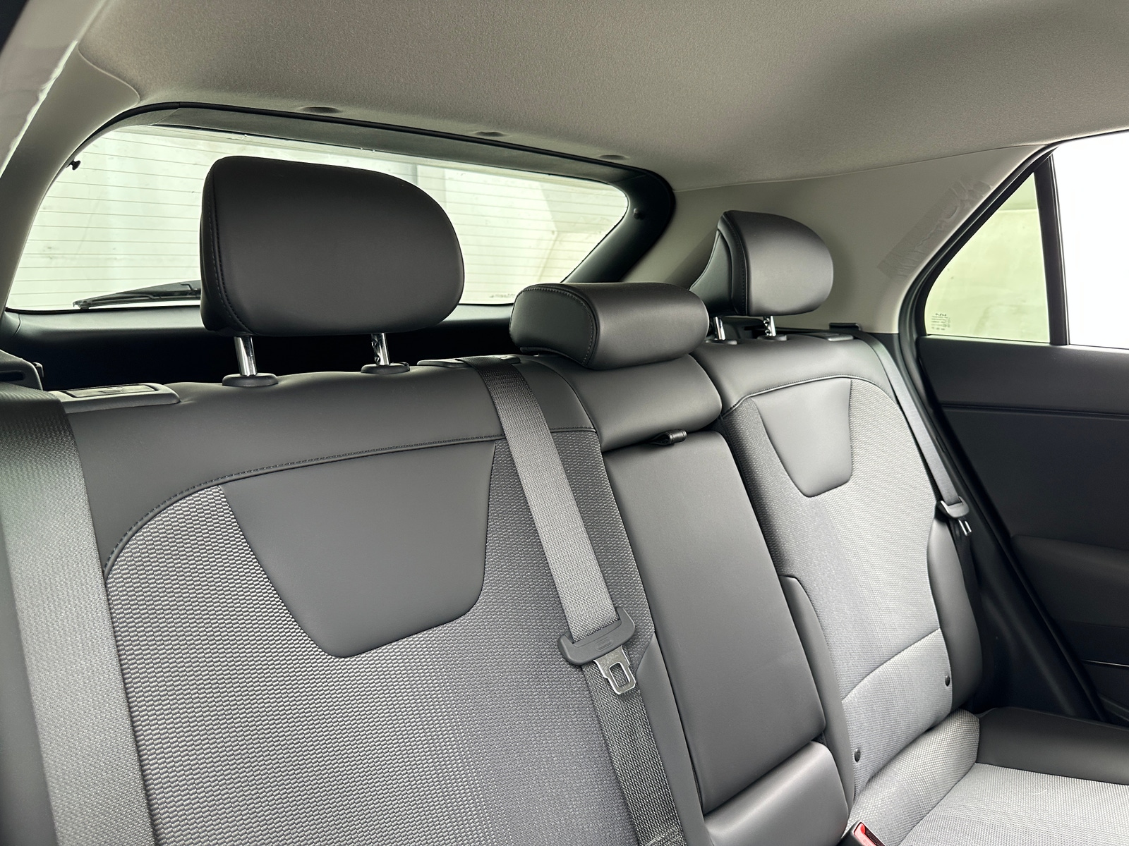 Thumbnail: 2025 Kia Niro - 6