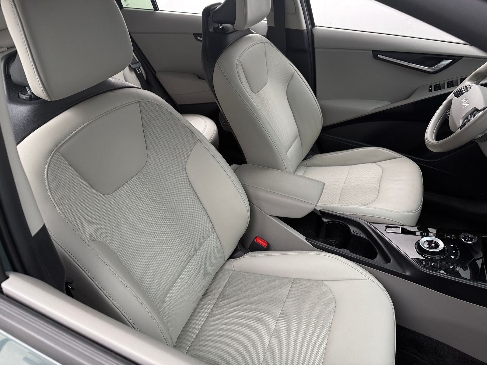 Thumbnail: 2023 Kia Niro - 2